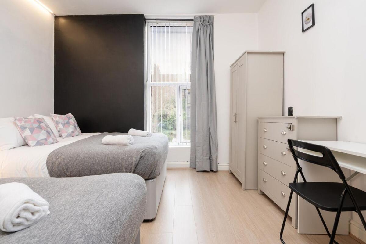 Ferienwohnung Modern 2-Bed Flat, Sleeps 6 Liverpool Exterior foto